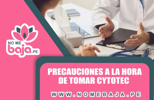 Se observa la mitad del cuerpo de un doctor y un paciente, tambien un titulo que dice : ¿Precauciones a la hora de tomar Cytotec nomebaja.pe